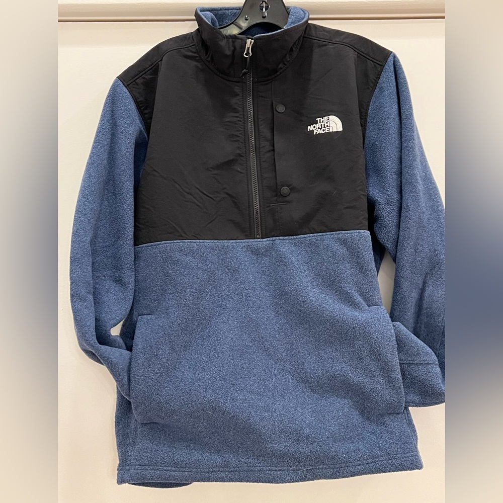 The North Face Men's Sun Rise Quarter Zip Fleece Sweatshirt.Men's Blue Pockets
